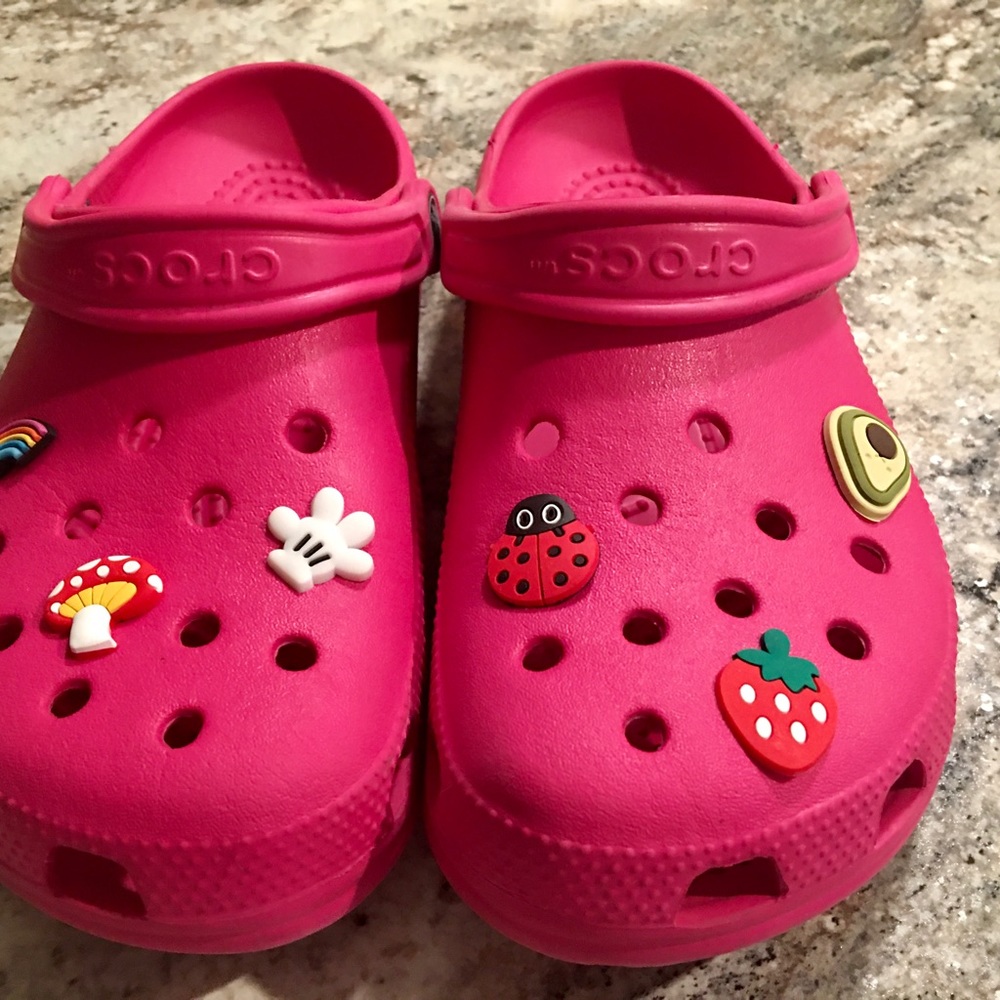 Crocs Hot Pink 9W 7M w/6 charms